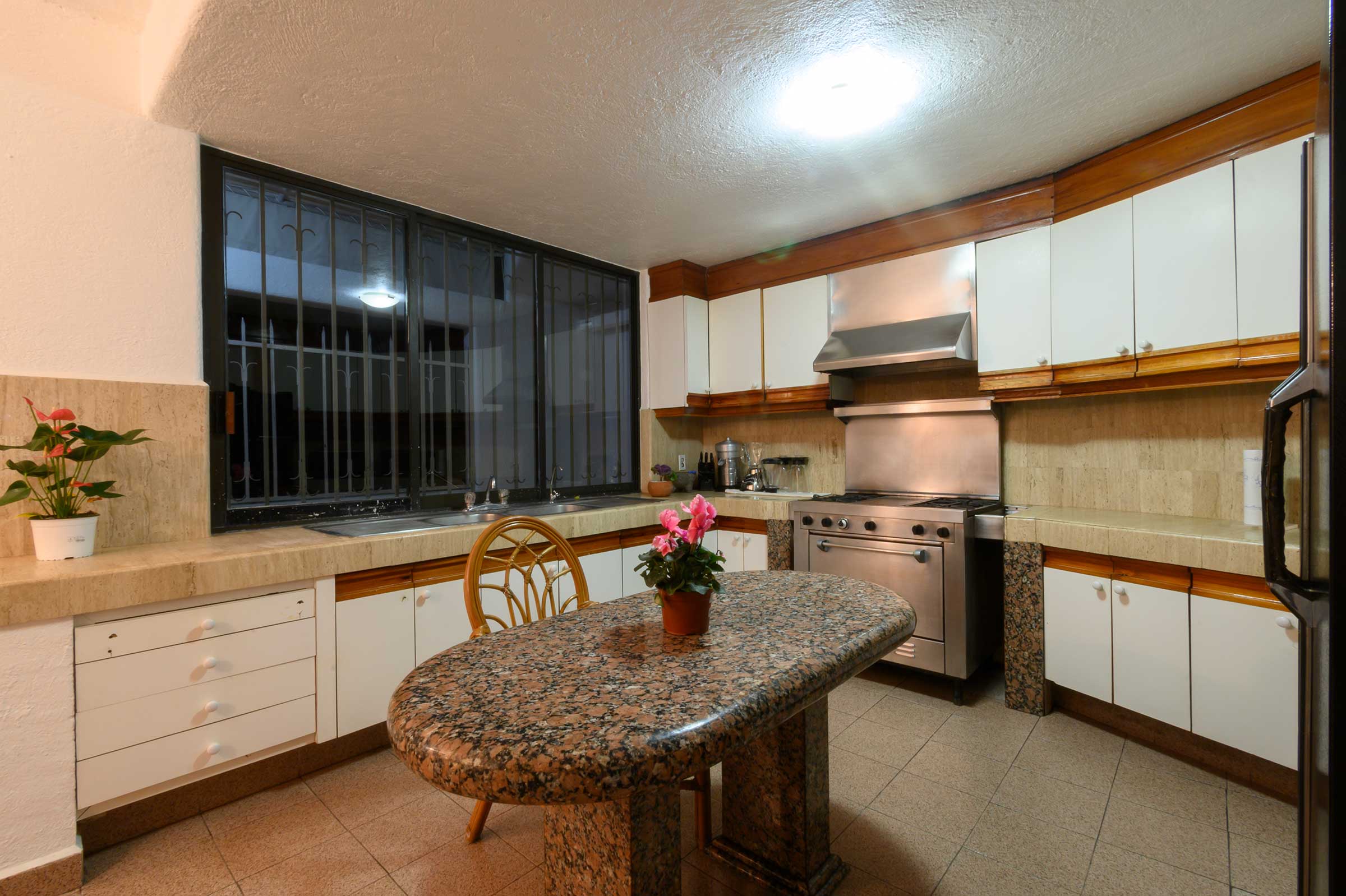 Kitchen, Casa Buenos Aires, Acapulco