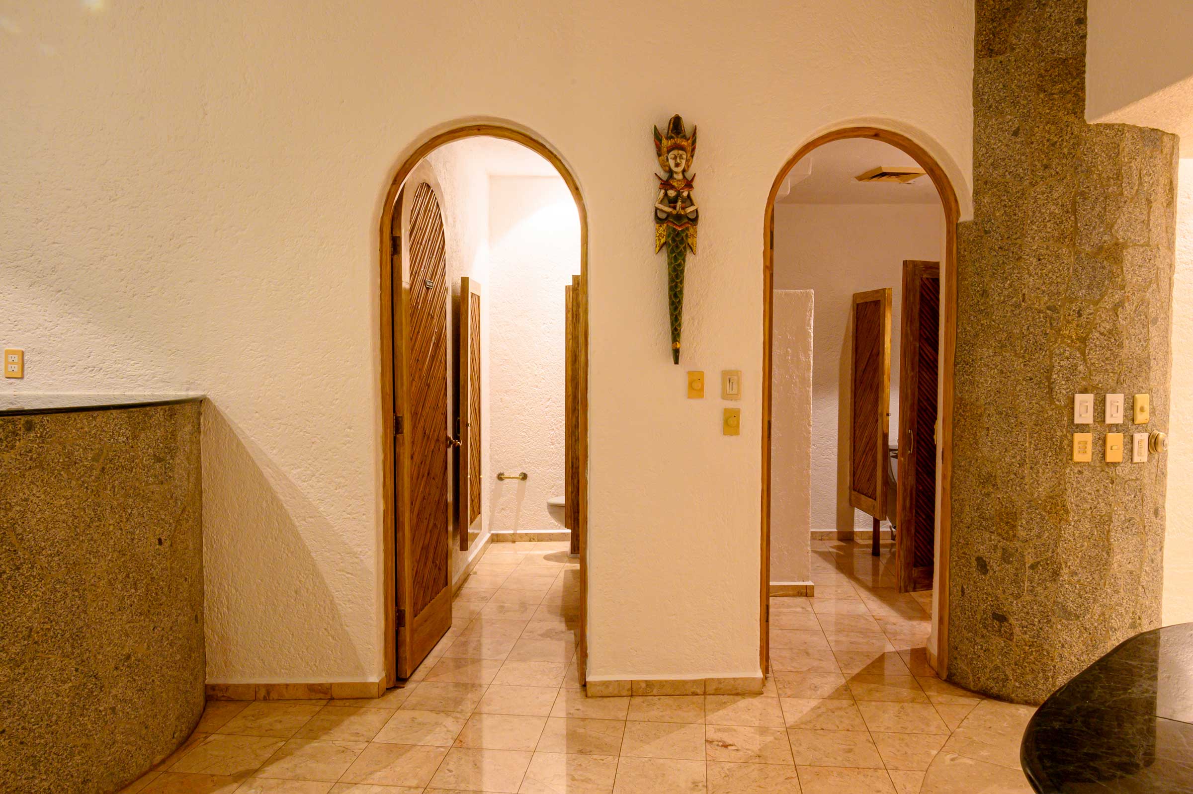 Disco bathrooms, Casa Buenos Aires, Acapulco